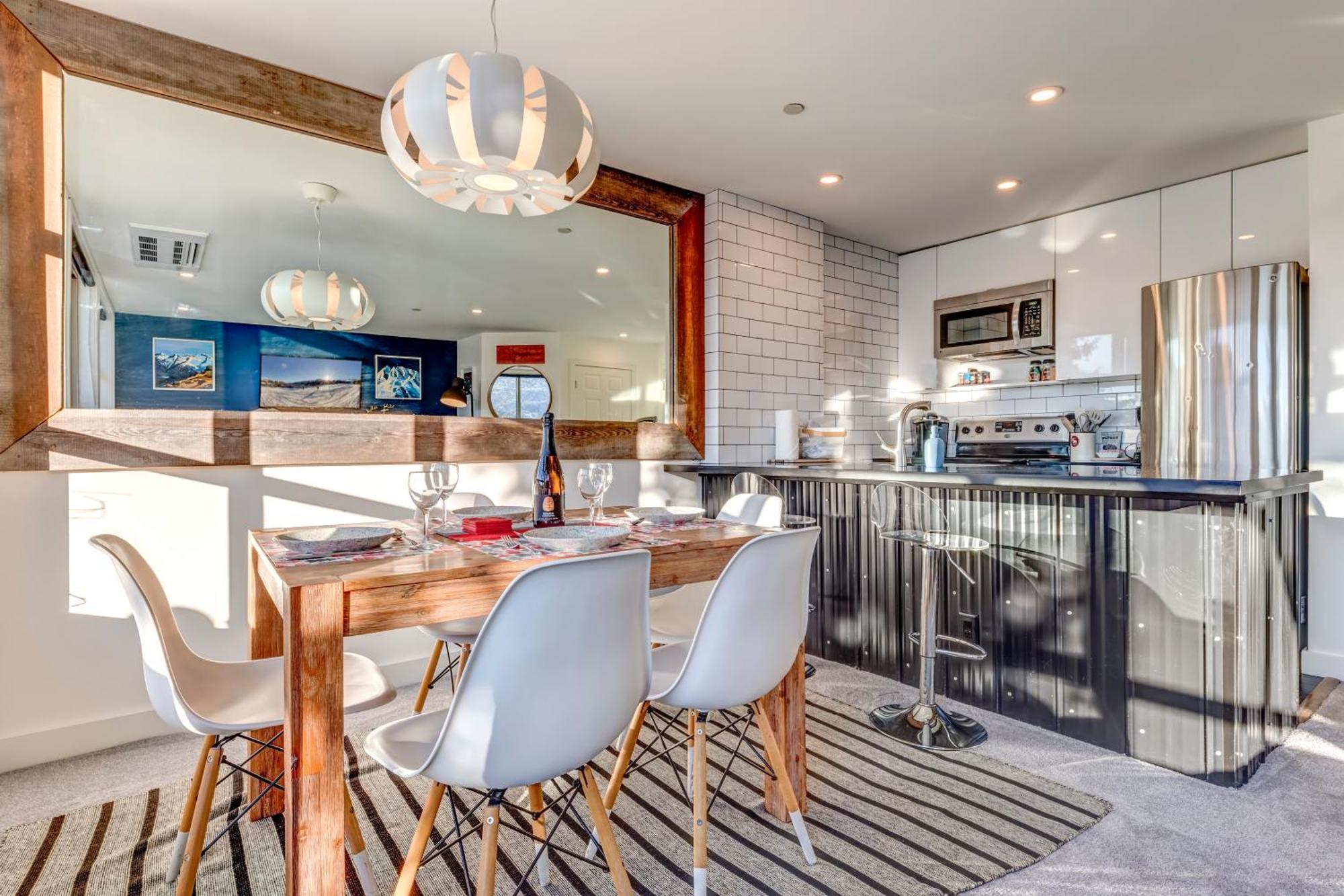 The Lookout Penthouse // A Luxe Suite In Whistler Dış mekan fotoğraf